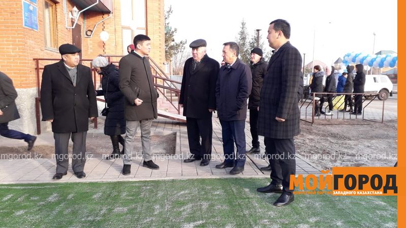 В Аксае установили детскую площадку