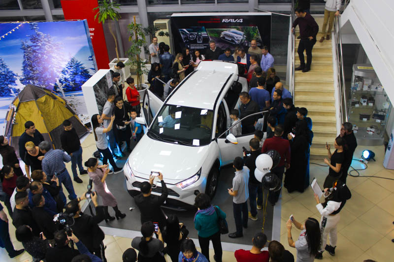 «Тойота Центр Уральск» представила новую модель кроссовера Toyota RAV4