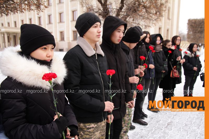 В Уральске почтили память погибших в авиакатастрофе под Алматы