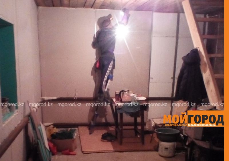 Уральцы помогли построить дом погорельцам, которые ночевали в машине с ребенком-инвалидом