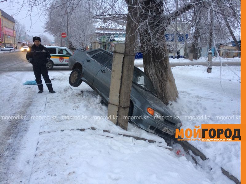 20 суток ареста грозит пьяному уральцу, слетевшему в арык на авто