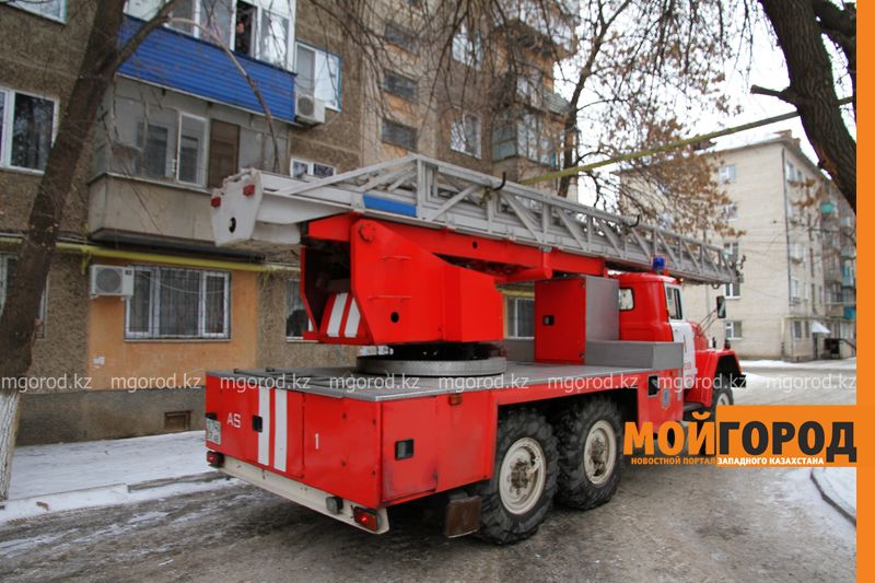 Атырауские пожарные показали, как собраться на вызов за минуту