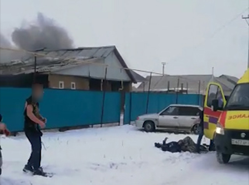 Рабочий из Таджикистана скончался после взрыва газового баллона в Уральске