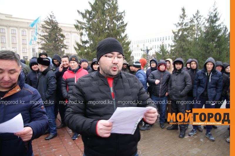 Владельцы авто с иностранными номерами из Уральска записали видеообращение депутату мажилиса РК