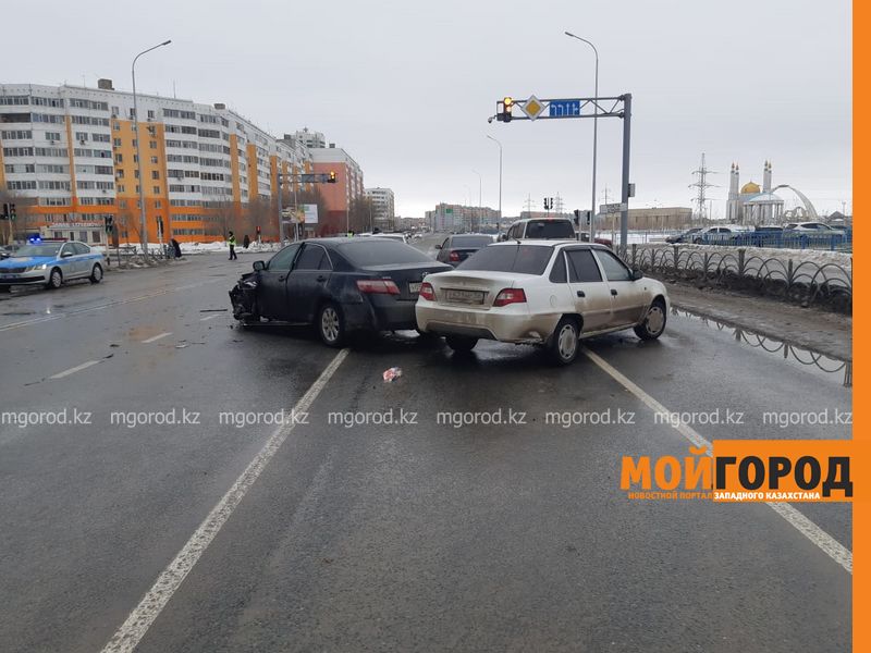 ДТП с участием 4 автомобилей произошло в Актобе (фото)