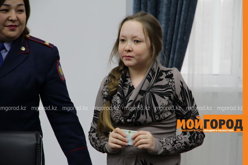 Полицейские ЗКО помогли больной эпилепсией девушке получить документы