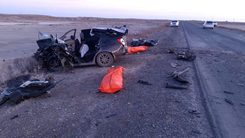 Пять человек погибли в ДТП на трассе в Атырауской области
