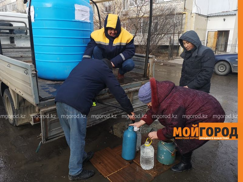 Уральск снова остался без водоснабжения: в микрорайоны начали подвозить воду