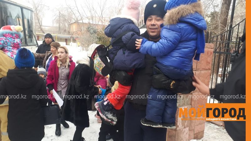 90 малышей эвакуировали из задымленного детсада в Актобе