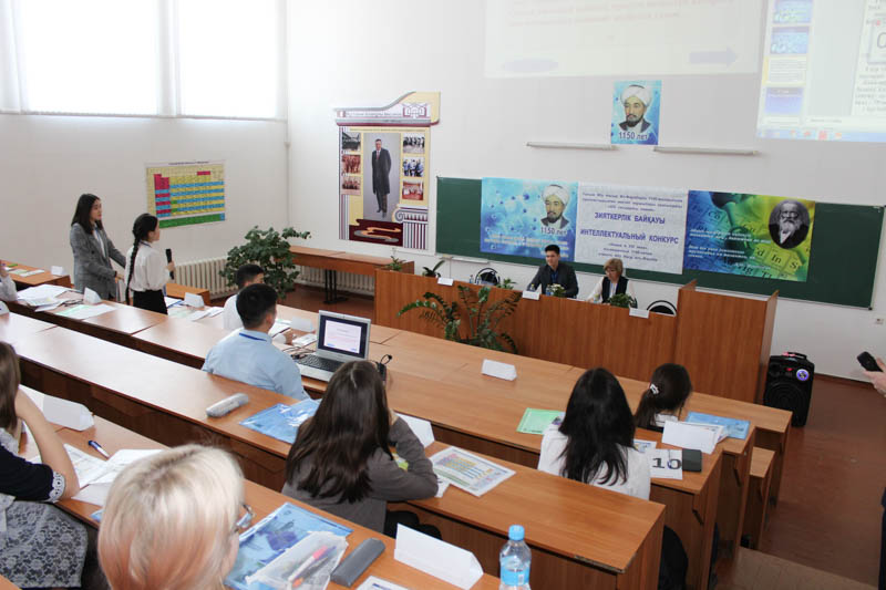 Лучшим интеллектуалам-старшеклассникам вручили образовательные гранты ЗКАТУ имени Жангир хана