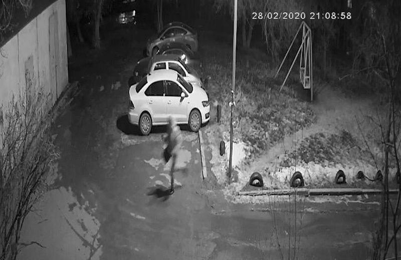 Сотовые телефоны и автомобили купили на похищенные у владельца обменника 44 млн тенге грабители в Уральске (видео)