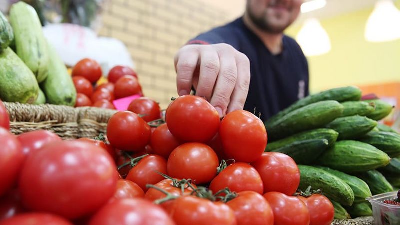 Жители Актау жалуются на повышение цен на овощи.
