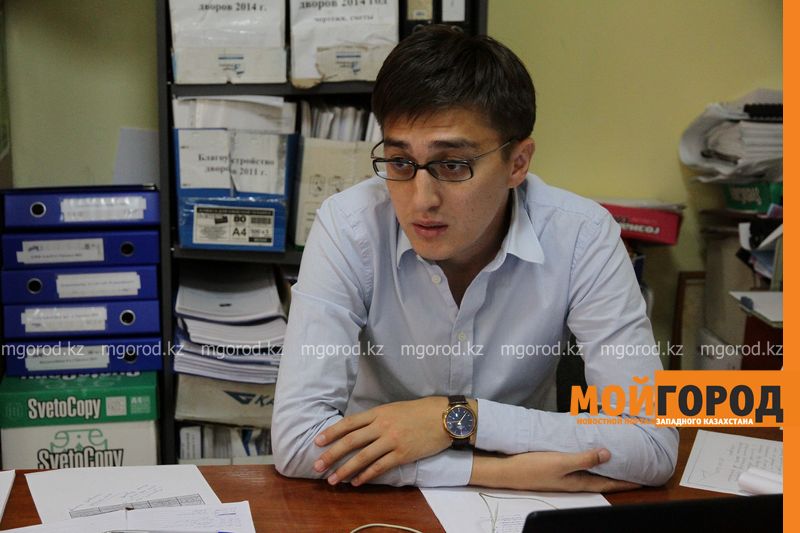 Трое мужчин напали на госслужащего в ЗКО