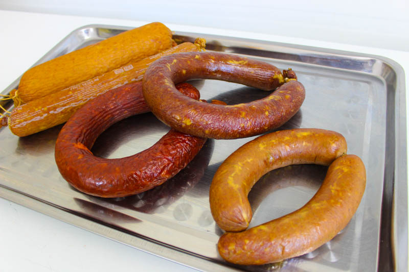 Свежие мясные и кисломолочные продукты предлагает магазин «Домашние куры»