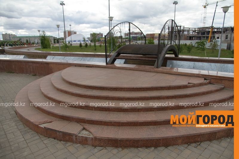 Площадь Первого президента в Уральске закрывают на ремонт