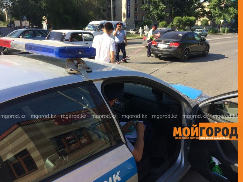 Подростка сбили в центре Уральска