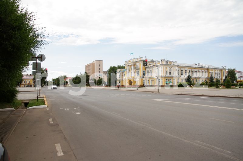 Пустые улицы, стоянки и рынки: как проходит карантинный выходной в Уральске (фото)