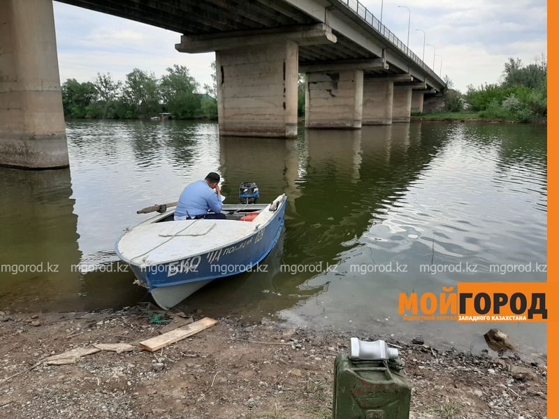 Третьи сутки полицейские ищут подозреваемого в смерти женщины в реке Чаган