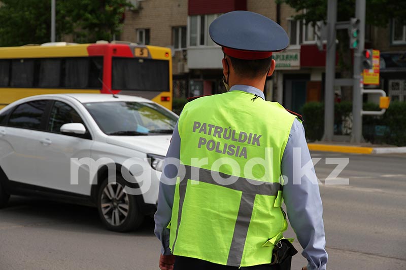 Полицейские Актобе ищут водителя, сбившего пешехода