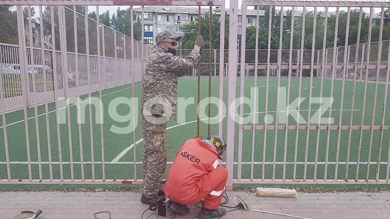 Детские игровые площадки устанавливают в Аксае