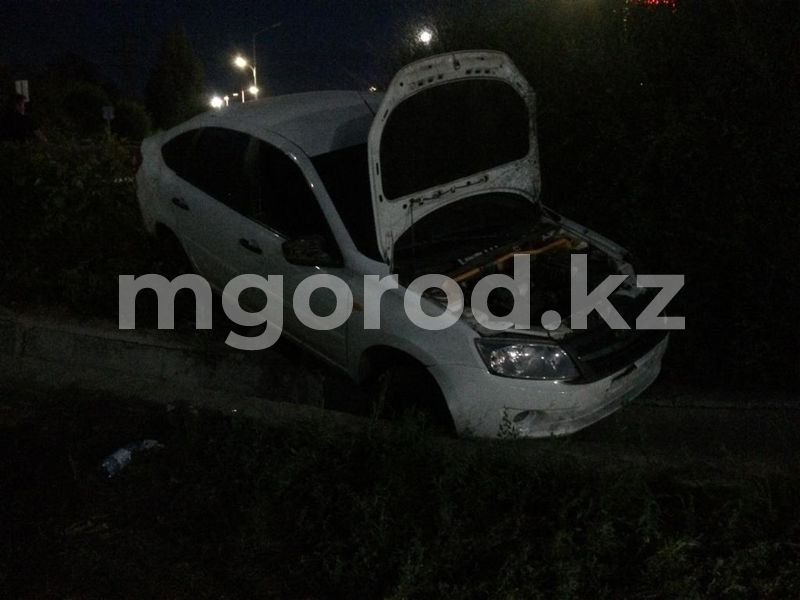 Два легковых авто столкнулись в Уральске