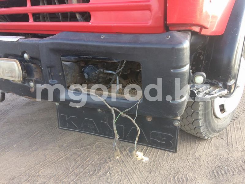 Водитель «КамАЗа» наехал на полицейского в Актюбинской области