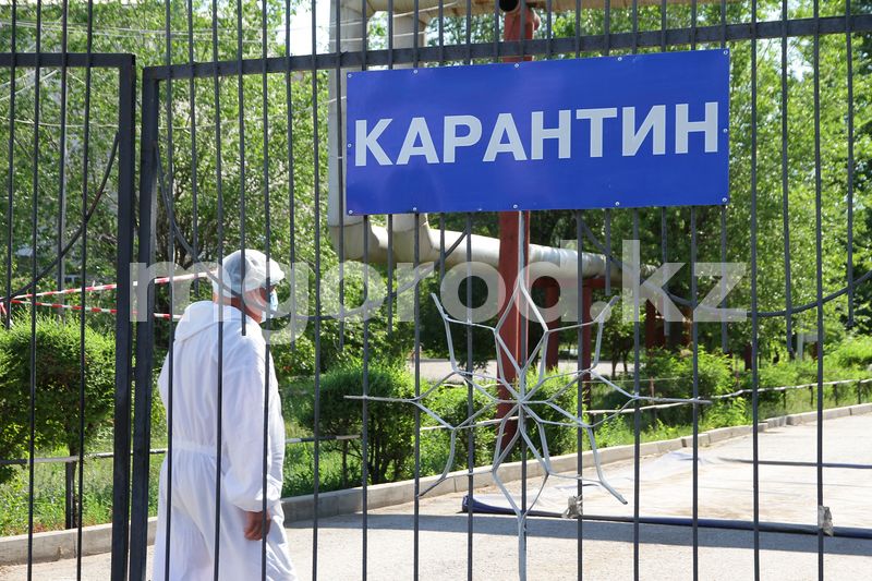 Карантин усилили в райцентре ЗКО из-за заражения двух медсестер COVID-19