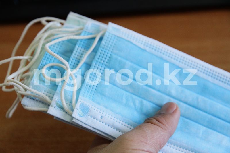 До 40 тенге снизилась цена на медицинские маски в ЗКО