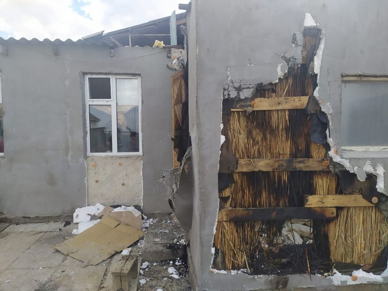 В Уральске мужчина пытался сжечь дом вместе с бывшей женой и дочерью