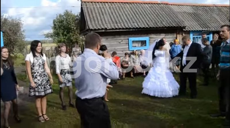 Про свадьбы в амбарах и проводы невесты через «задний» вход рассказал заместитель премьер-министра РК