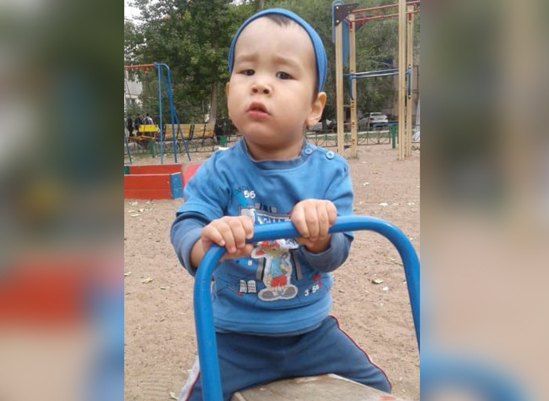 За день казахстанцы собрали деньги на лечение больного мальчика из Уральска
