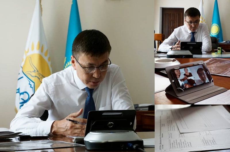 Аким Уральска провел прием граждан в онлайн-режиме