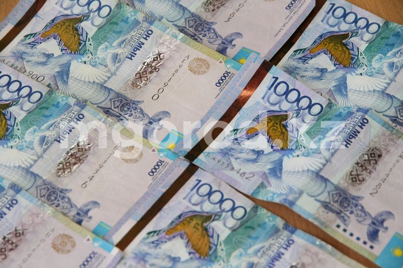 Журналиста задержали при получении 50 миллионов тенге