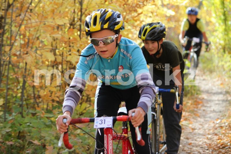 В Уральске проходит кросс-кантри Jaiyk Bike Fest