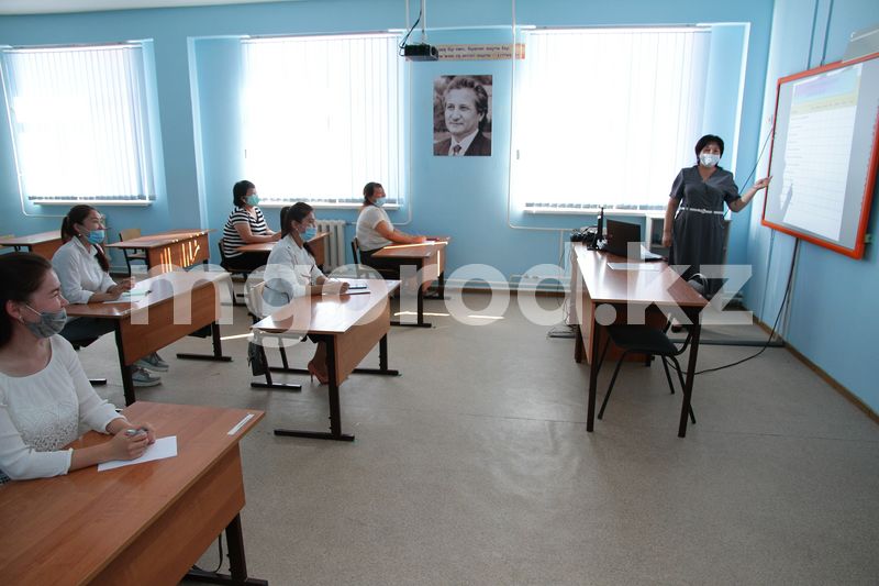 Учителя района ЗКО прошли курсы для обучения в дистанционном режиме