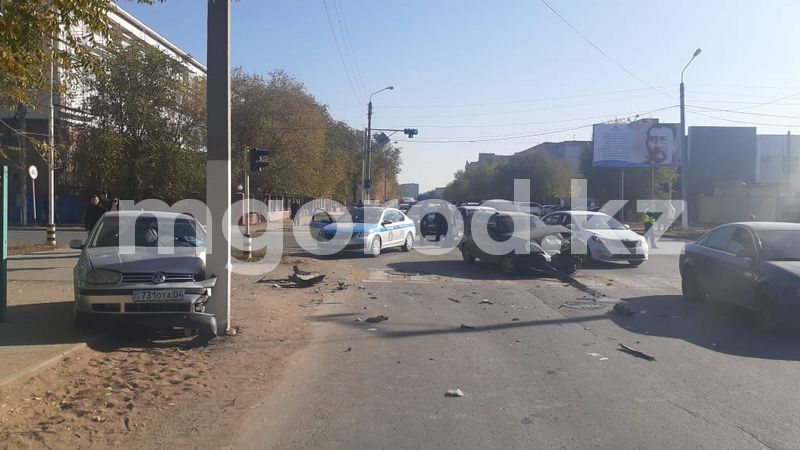 Водитель иномарки наехал на трех пешеходов в Актобе