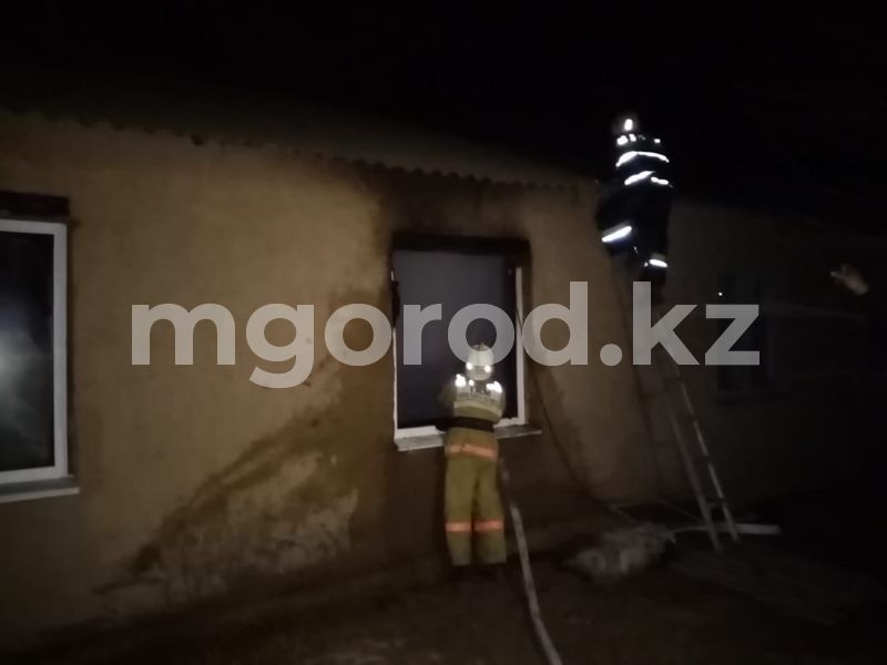 В ЗКО спасшую трех сестер из пожара 16-летнюю девочку наградят медалью за отвагу