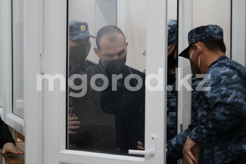 Житель ЗКО убил друга детства и закопал в погребной яме
