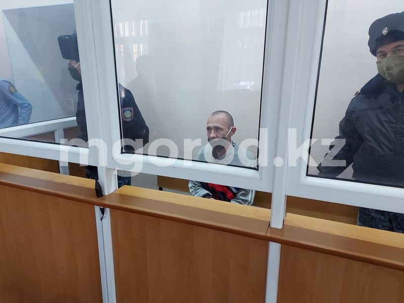 Рецидивист изрезал гражданскую жену в Уральске