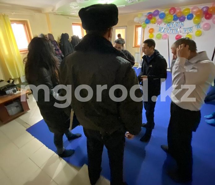 В ЗКО за нарушение саннорм к ответственности начнут привлекать не только владельцев ресторанов, но и музыкантов, и гостей мероприятия