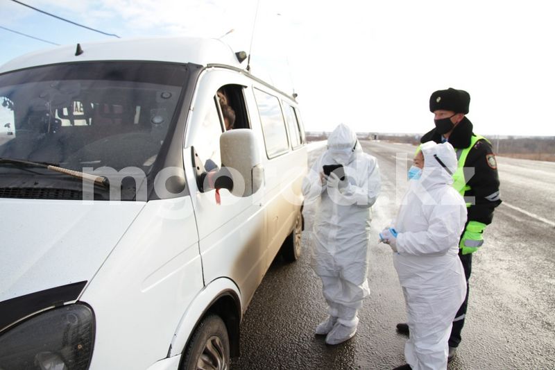 Санпосты выставили на въезде и выезде в село ЗКО