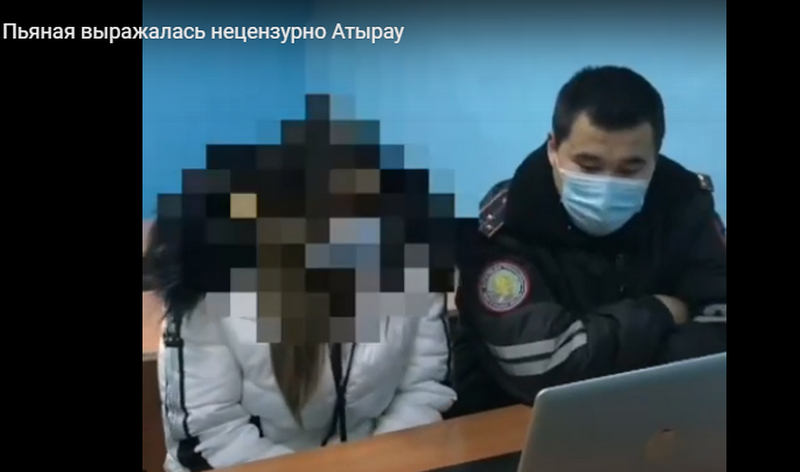 Жительница Атырау обматерила полицейских в прямом эфире Instagram (видео)