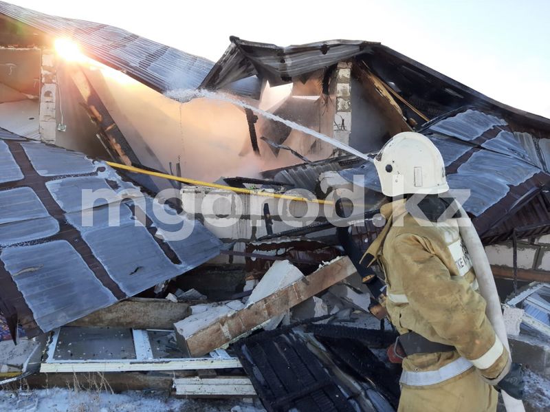 В Актюбинской области в жилом доме взорвался газ: пострадали девять человек (видео)