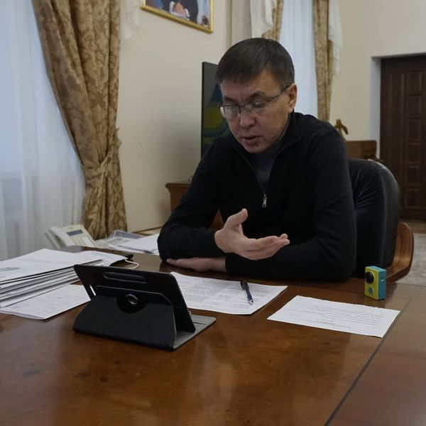 Аким Уральска Абат Шыныбеков провел онлайн-прием граждан