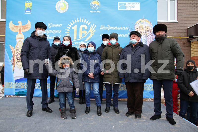 180 жителей ЗКО получили ключи от новых квартир
