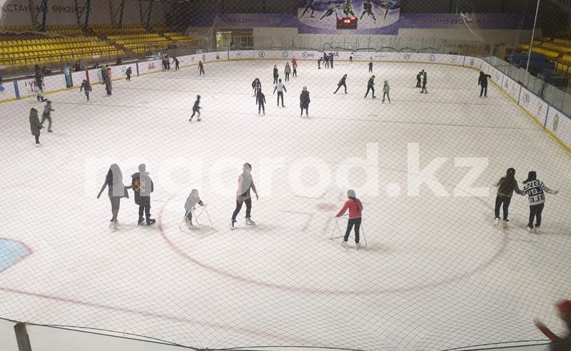 Ледовый каток открыли в Уральске