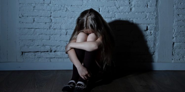 В Уральске отчима подозревают в изнасиловании 13-летней девочки