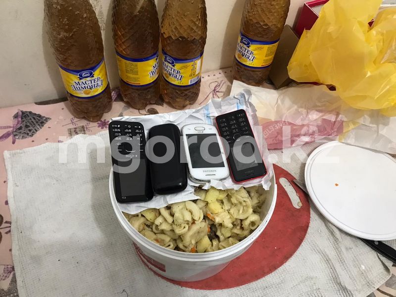 Мобильные телефоны в горячем блюде пытались пронести в СИЗО Атырау