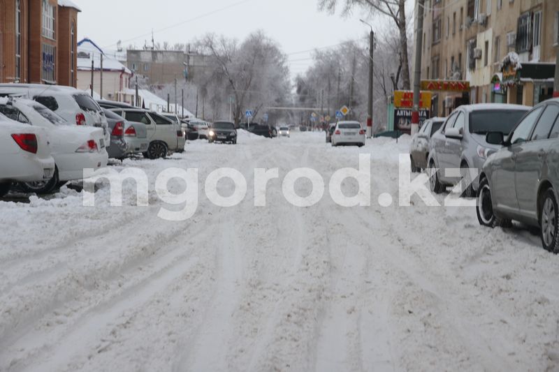 Уральцы опоздали на работу из-за нечищеных дорог (фото)