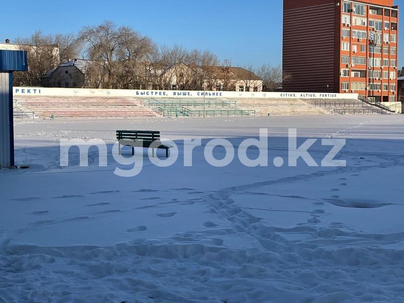 В Уральске разгорается скандал вокруг простаивающего стадиона за 1 млрд тенге